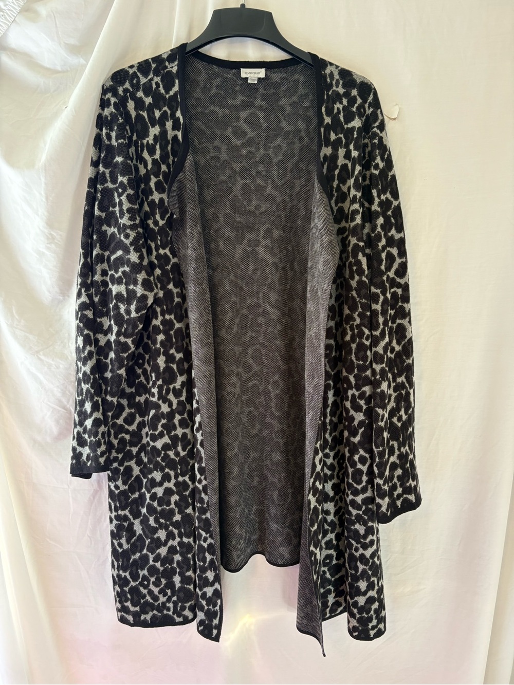 Avenue Black & Gray Leopard Open-Front Cardigan